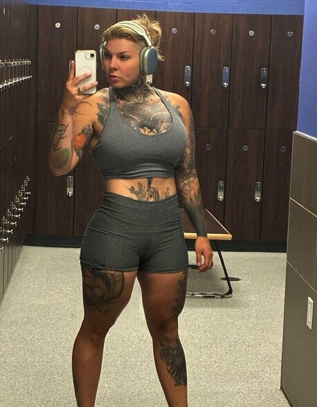 Naakte gelekte OnlyFans-foto van Jessica Wile