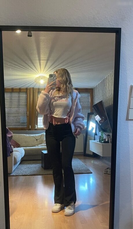 Naakte gelekte OnlyFans-foto van Bienmichelle