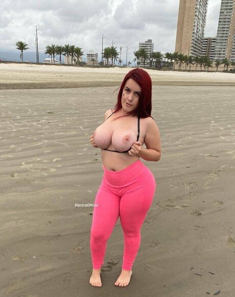 Naakte gelekte OnlyFans-foto van Electra Dominica