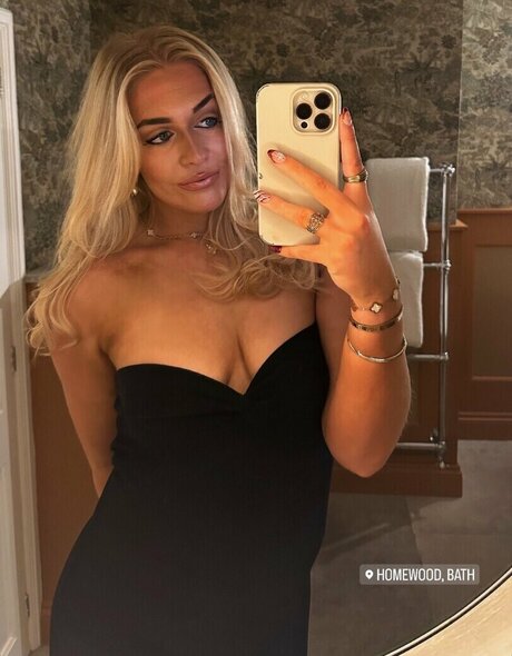 Naakte gelekte OnlyFans-foto van Sarah Glenn