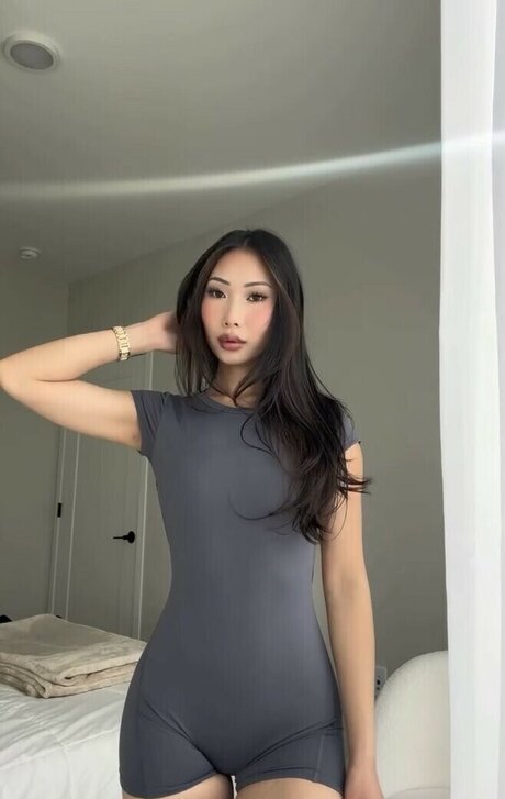 Ena Lor Hmong