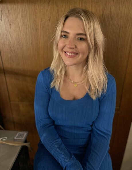 Naakte gelekte OnlyFans-foto van Rebecca Lucy Taylor