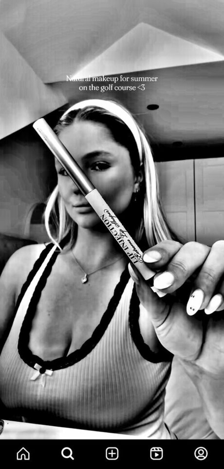 Naakte gelekte OnlyFans-foto van Caitlinnmazza