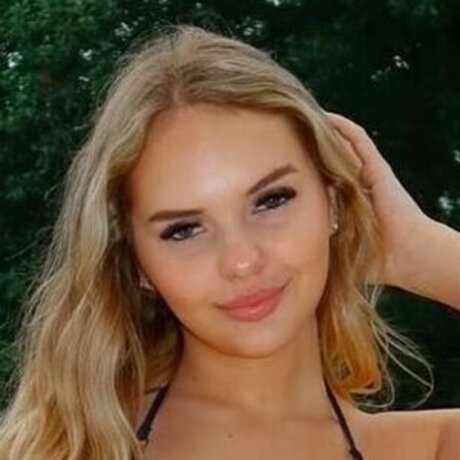 Naakte gelekte OnlyFans-foto van Anna Kewish