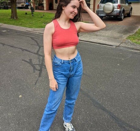 Lucy Holz