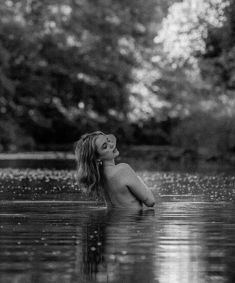 Naakte gelekte OnlyFans-foto van Maribel Sancia Todt
