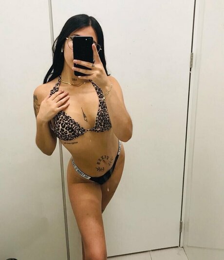 Naakte gelekte OnlyFans-foto van Glowww777