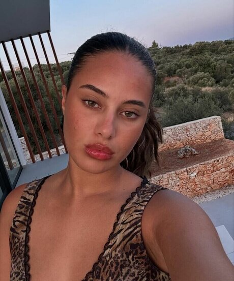 Naakte gelekte OnlyFans-foto van Jessicvpimentel