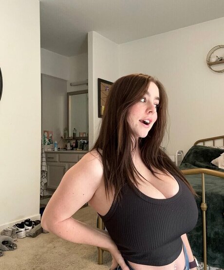 Naakte gelekte OnlyFans-foto van Missy Ann