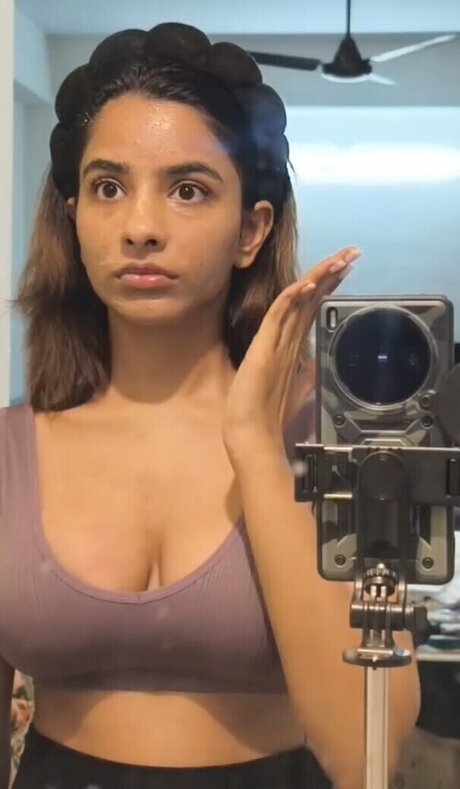 Naakte gelekte OnlyFans-foto van Aurora Sinclair