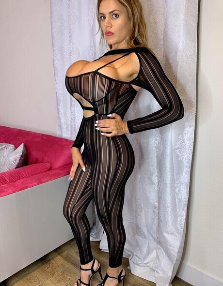 Naakte gelekte OnlyFans-foto van Jazmyneday