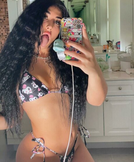 Naakte gelekte OnlyFans-foto van Lord Len