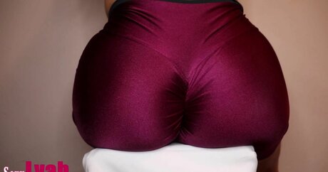 Naakte gelekte OnlyFans-foto van Sexylyah