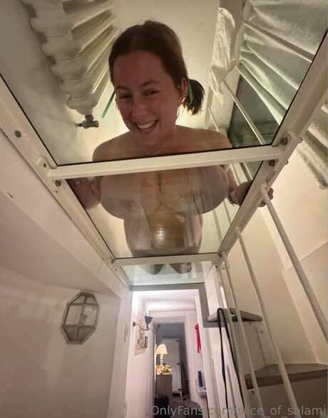 Naakte gelekte OnlyFans-foto van Slicesalami