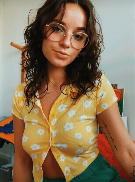 Naakte gelekte OnlyFans-foto van Leyla Ingalls