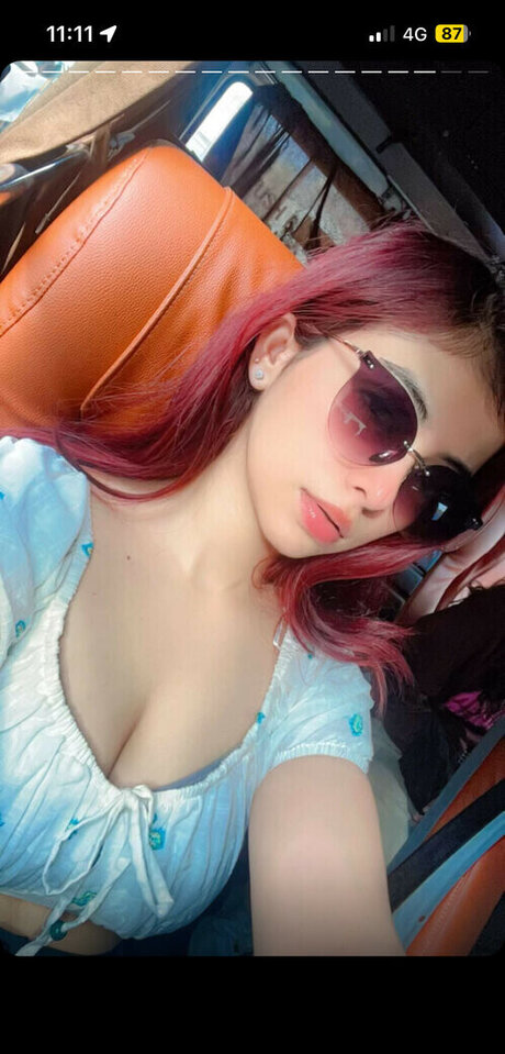 Naakte gelekte OnlyFans-foto van Riya Pandey