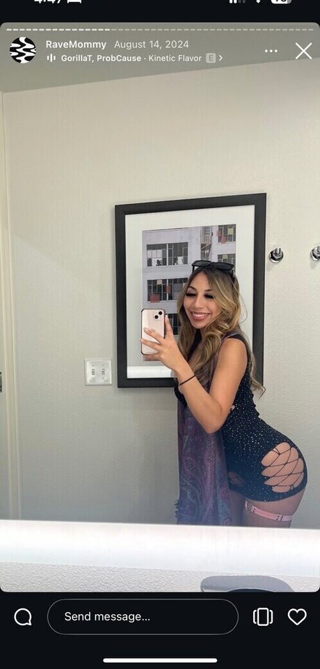 Naakte gelekte OnlyFans-foto van Earthangelana