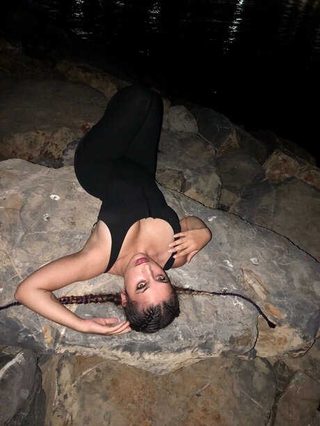 Naakte gelekte OnlyFans-foto van Obscuriasgh