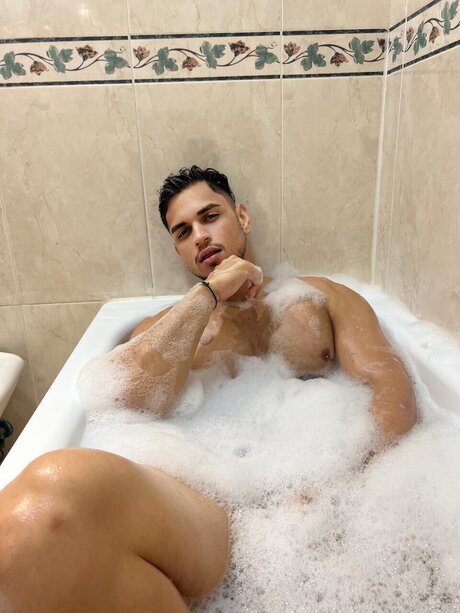 Naakte gelekte OnlyFans-foto van Alex Sallvadore