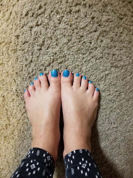 Naakte gelekte OnlyFans-foto van Tinyfeet33