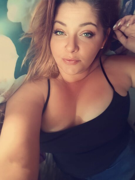 Naakte gelekte OnlyFans-foto van Maddie Ness