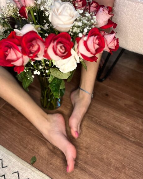 Naakte gelekte OnlyFans-foto van Misshazedfeet