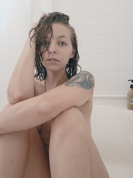 Naakte gelekte OnlyFans-foto van Wowzysir
