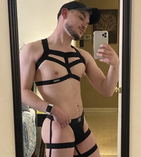 Naakte gelekte OnlyFans-foto van Beau Demont