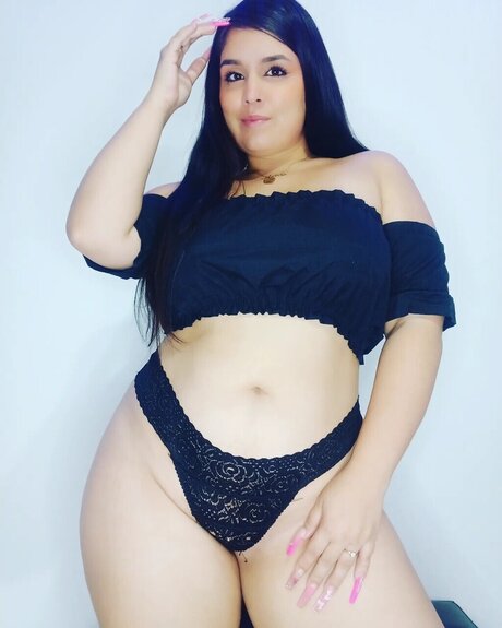 Naakte gelekte OnlyFans-foto van Indira