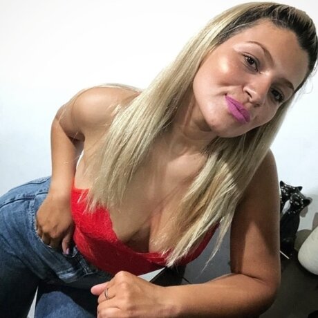 Naakte gelekte OnlyFans-foto van Allison Free 