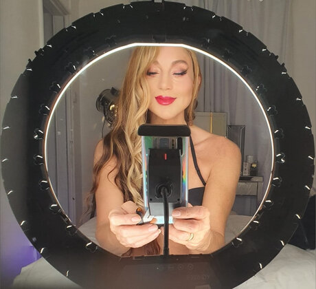 Naakte gelekte OnlyFans-foto van Ts Tv Tanya