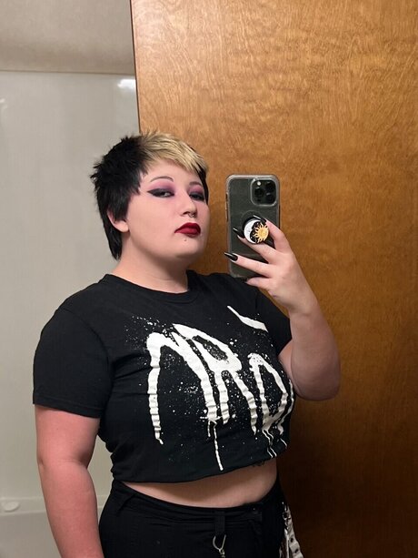 Naakte gelekte OnlyFans-foto van Hypochondrimaxxx