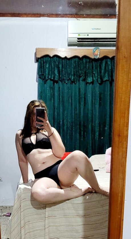 Naakte gelekte OnlyFans-foto van Carol