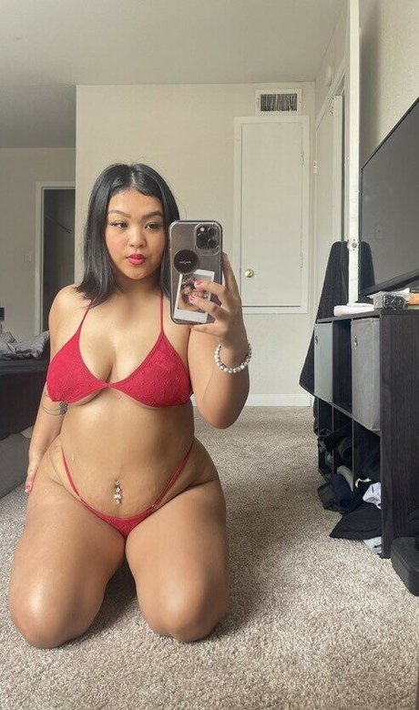 Naakte gelekte OnlyFans-foto van Sweetbabyelliee