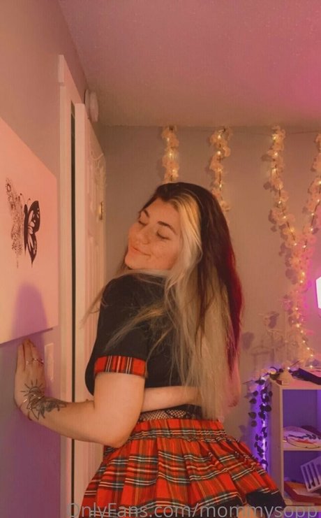 Naakte gelekte OnlyFans-foto van Mommysop