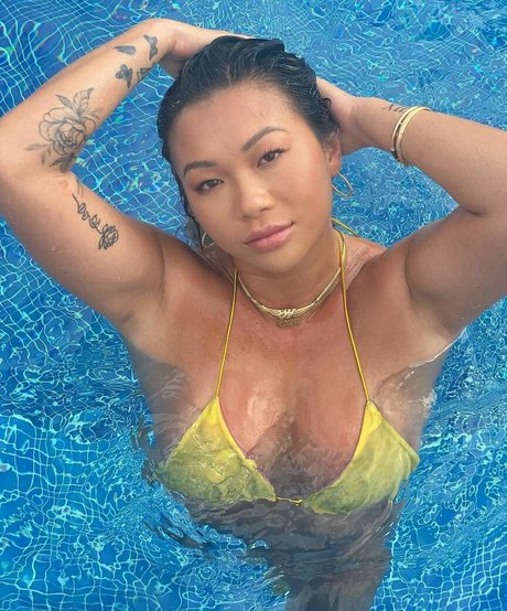 Naakte gelekte OnlyFans-foto van Cassyeungmoney