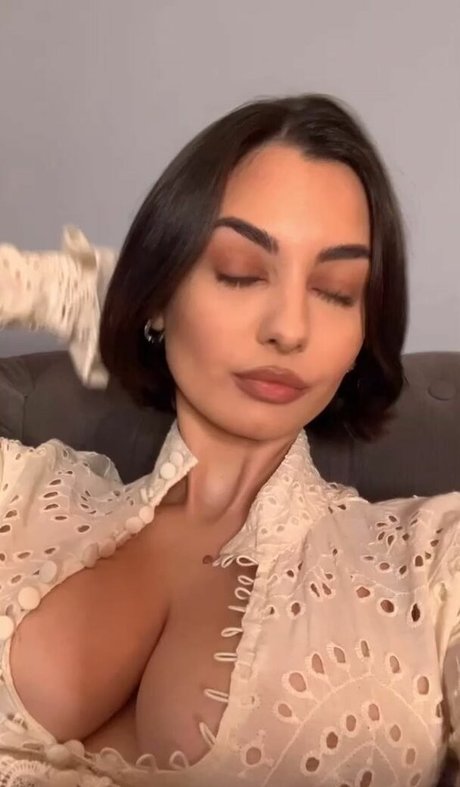 Naakte gelekte OnlyFans-foto van Adelaide T