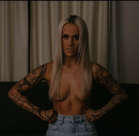 Naakte gelekte OnlyFans-foto van Hayley Mordue