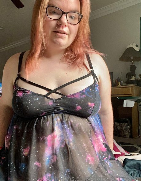 Naakte gelekte OnlyFans-foto van Staceysabotage
