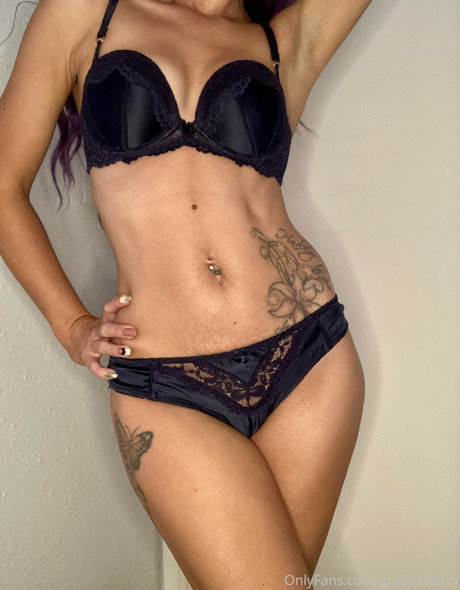 Naakte gelekte OnlyFans-foto van Graceyy