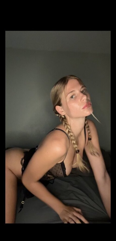 Naakte gelekte OnlyFans-foto van Islandgirlkat