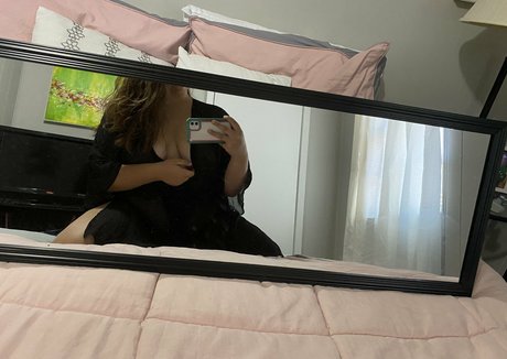 Naakte gelekte OnlyFans-foto van Laceyrou