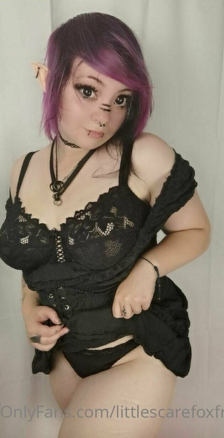 Naakte gelekte OnlyFans-foto van Littlescarefoxfree