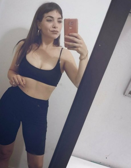 Naakte gelekte OnlyFans-foto van Theblondebigass
