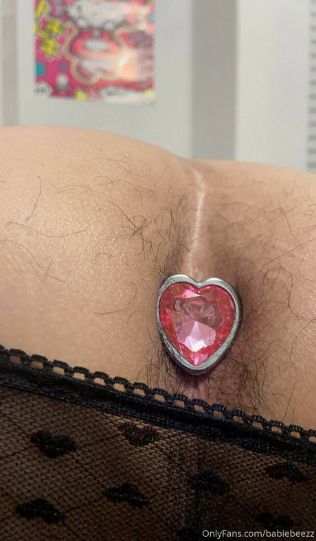 Naakte gelekte OnlyFans-foto van Babiebeezz