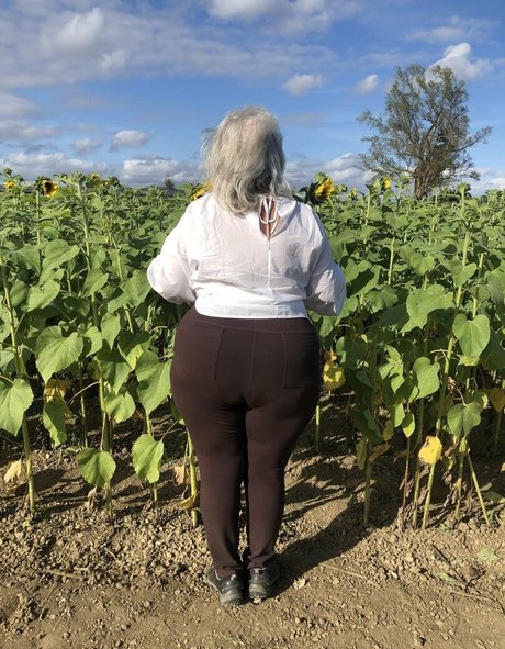 Naakte gelekte OnlyFans-foto van Thebumbumbaroness