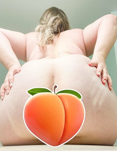 Naakte gelekte OnlyFans-foto van Xoxoleilamaddenfree