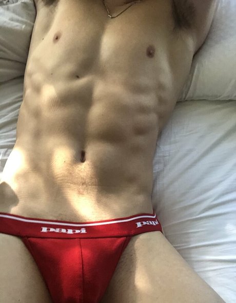 Naakte gelekte OnlyFans-foto van Ryancapone