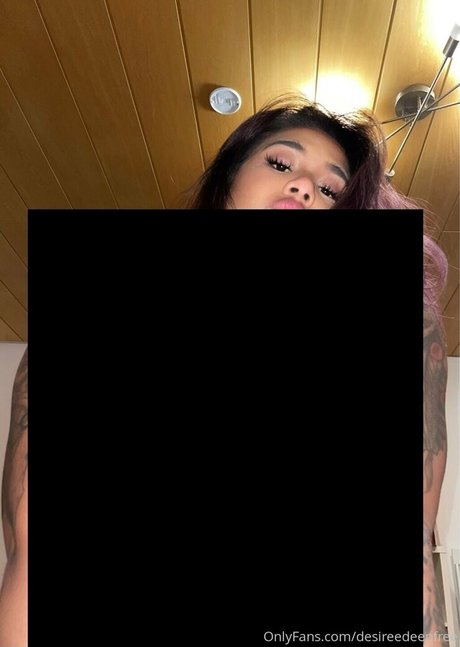 Naakte gelekte OnlyFans-foto van Desireedeep