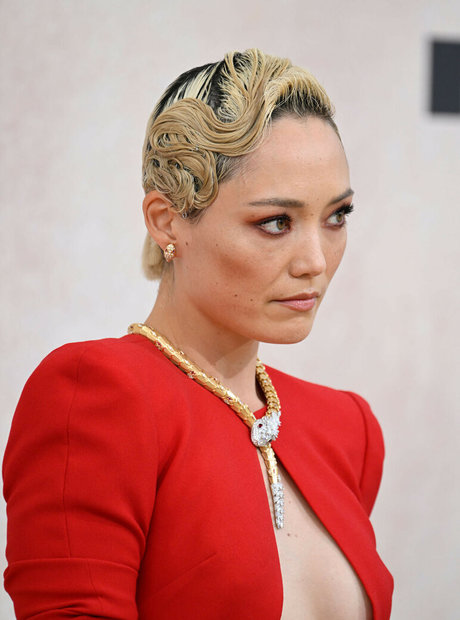 Naakte gelekte OnlyFans-foto van Pom Klementieff